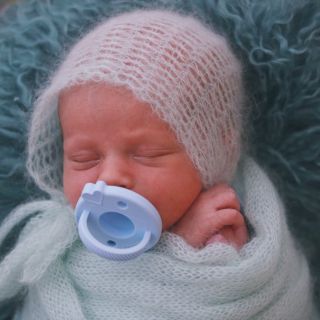 Poslední kusy modrých dudlíku rychle mizí 🩵 Proč silikonový dudlik od Mimijo? 🔹Vysoká bezpečnost díky větším ventilačním...